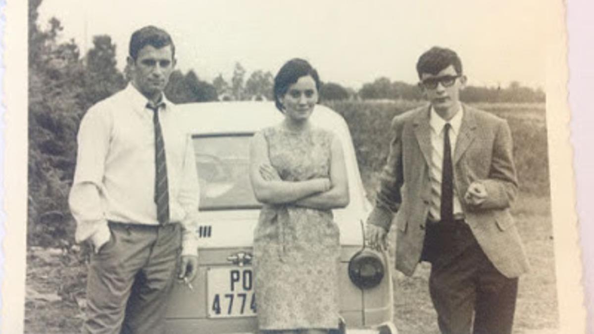Xosé Humberto Baena junto a su familia.