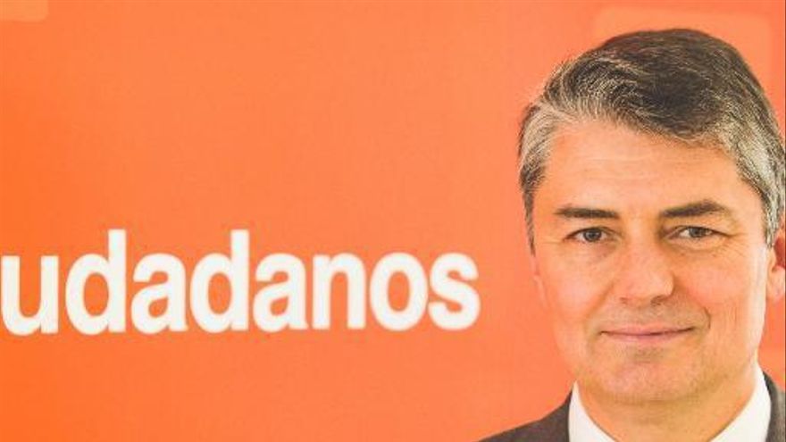 El portavoz de Sanidad de Ciudadanos en la Comunidad de Madrid trató de favorecer a una farmacéutica