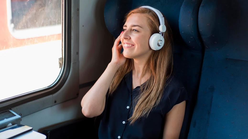 Escuchar música puede aliviar el mareo en los viajes