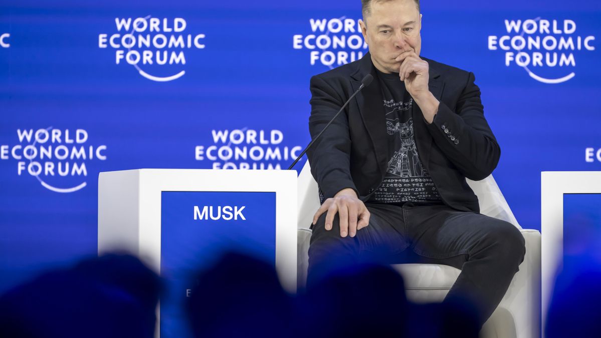 Musk cree que llenar la 'España vaciada' con paneles solares podría dar energía a toda Europa