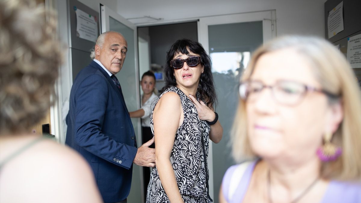 Juana Rivas entrega su hijo al padre tras el rechazo del Constitucional a paralizar la devolución del menor