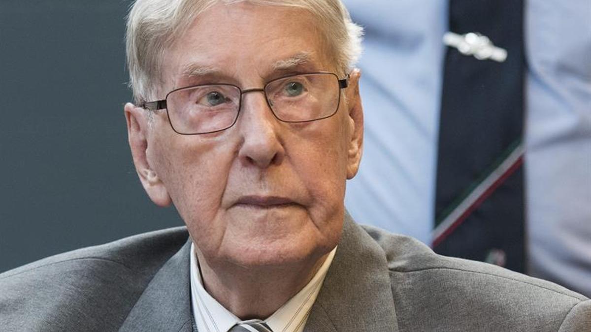 Cinco años de cárcel para un ex guardia de Auschwitz por su complicidad en el exterminio de 170.000 personas