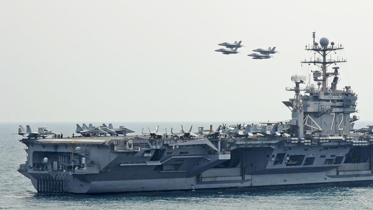 Vista del portaaviones USS Abraham Lincoln.