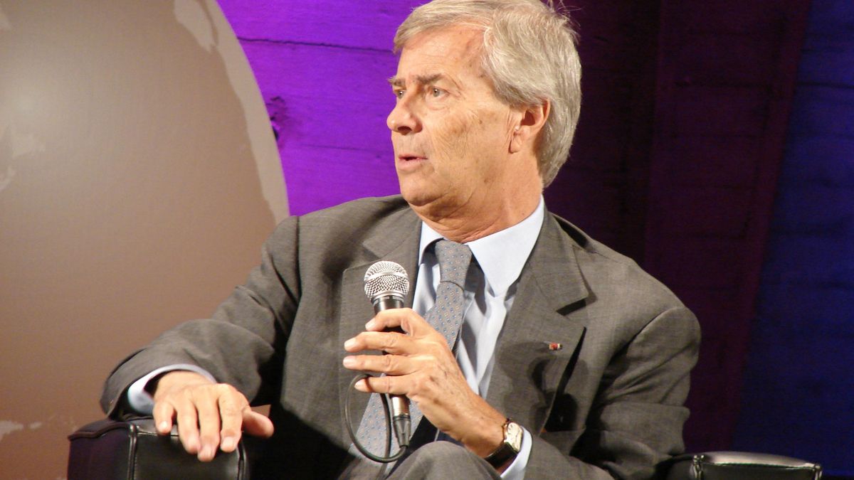 La justicia francesa condena a un experiodista de Canal+ por criticar a Bolloré violando una cláusula de confidencialidad