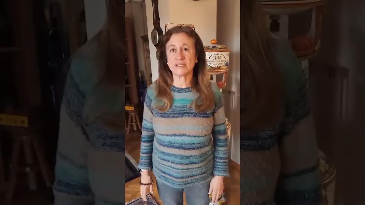 "Democracia en un minuto" por Esperanza Guillén