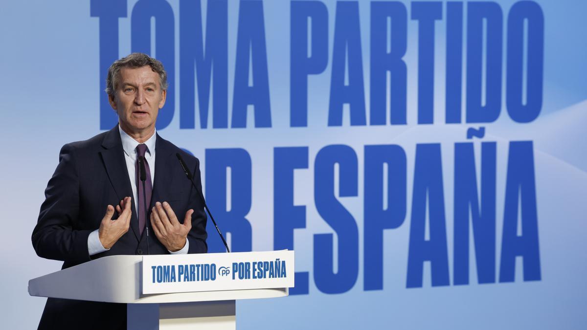 El presidente del PP, Alberto Núñez Feijóo, durantre el acto donde ha presentado su Plan de Inmigración.