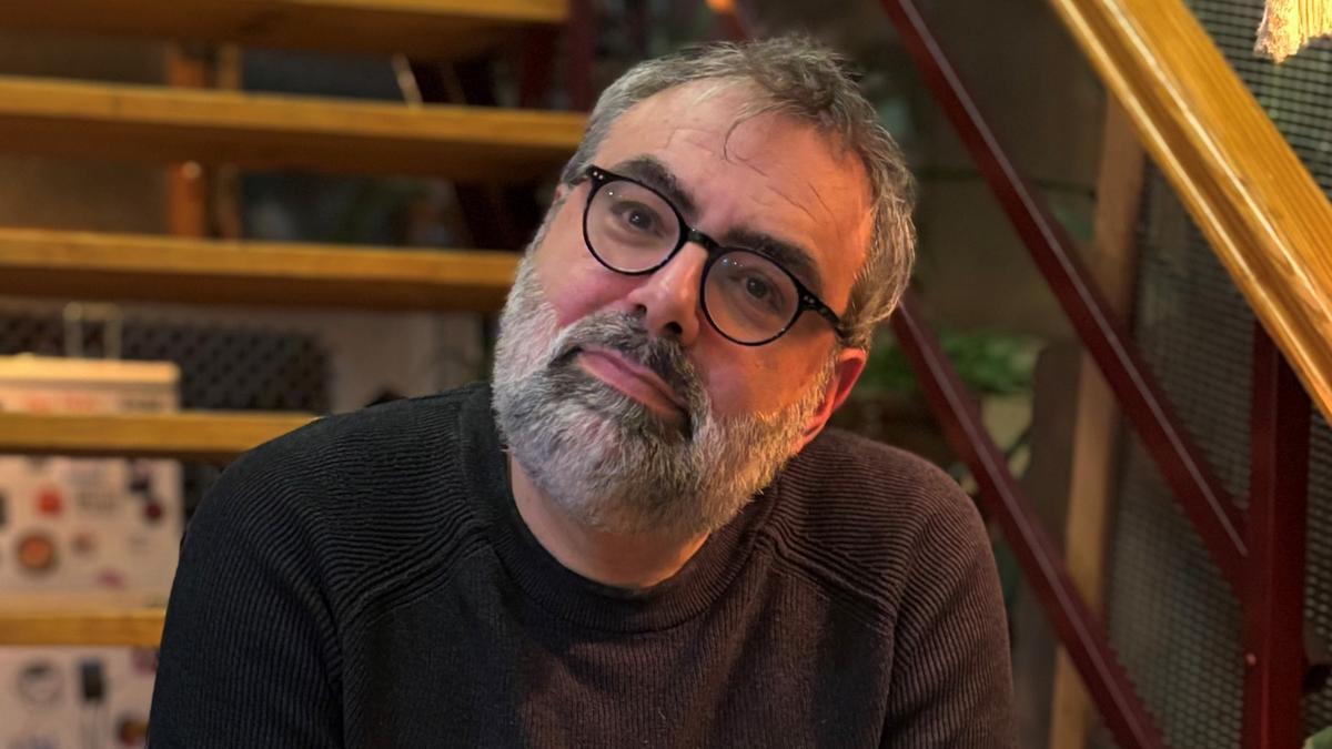 El activista, editor y 'filósofo pirata' Amador Fernández-Savater publica 'La batalla del pensamiento'.