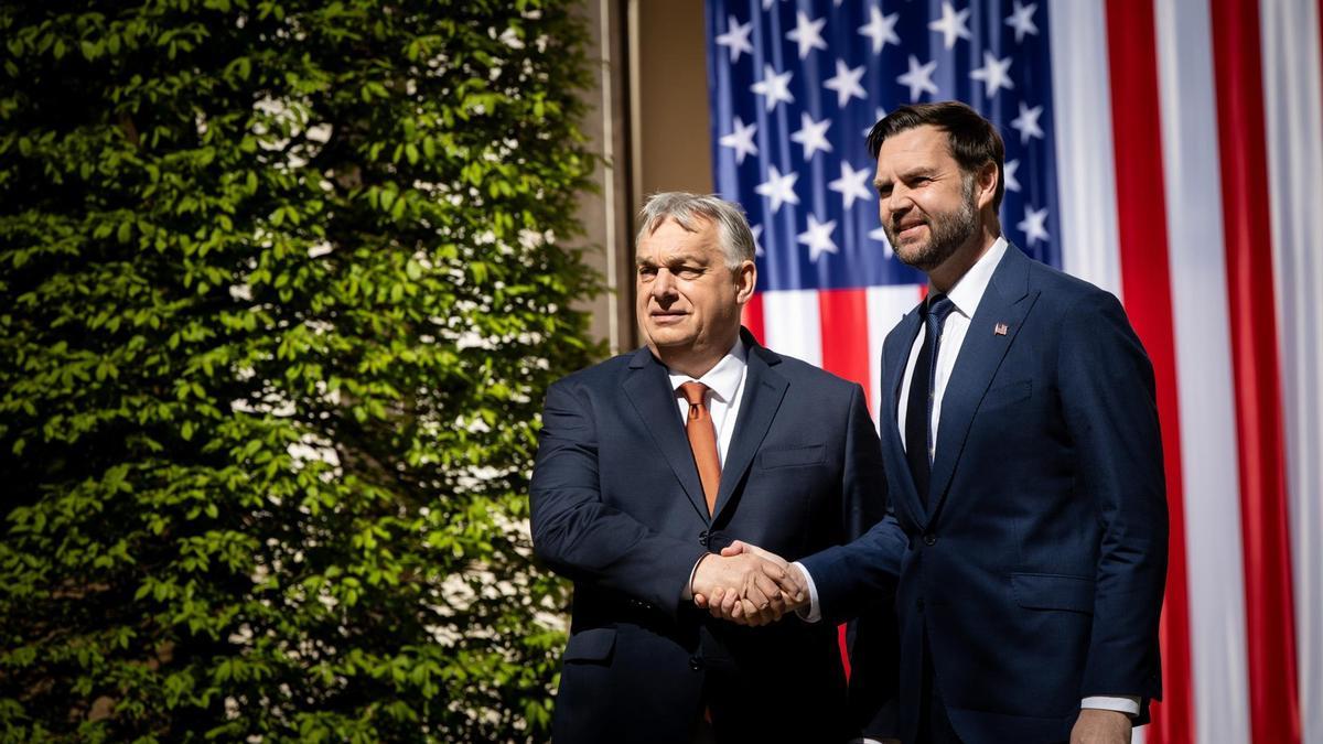 El primer ministro húngaro, Viktor Orbán, y el vicepresidente de Estados Unidos, JD Vance, durante la visita del último a Hungría.