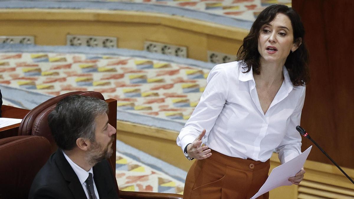La presidenta de la Comunidad de Madrid, Isabel Díaz Ayuso, interviene durante el pleno de la Asamblea de Madrid.