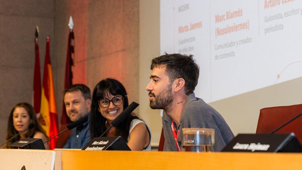 Alicia Parras,  Arturo Lezcano, Marta Jaenes y Marc Biarnés durante el curso de infoLibre.