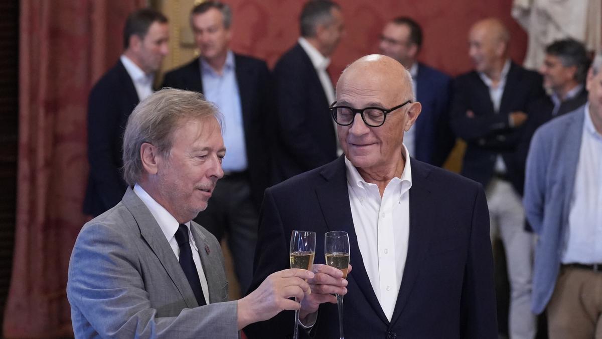 BBVA cura en la bolsa sus heridas de la opa y Sabadell monta una fiesta en su sede tras caer en los mercados