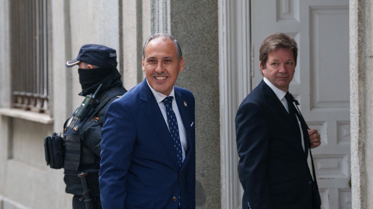 El decano del ICAM, Eugenio Ribón Seisdedos, a su llegada al juicio al fiscal general del Estado.