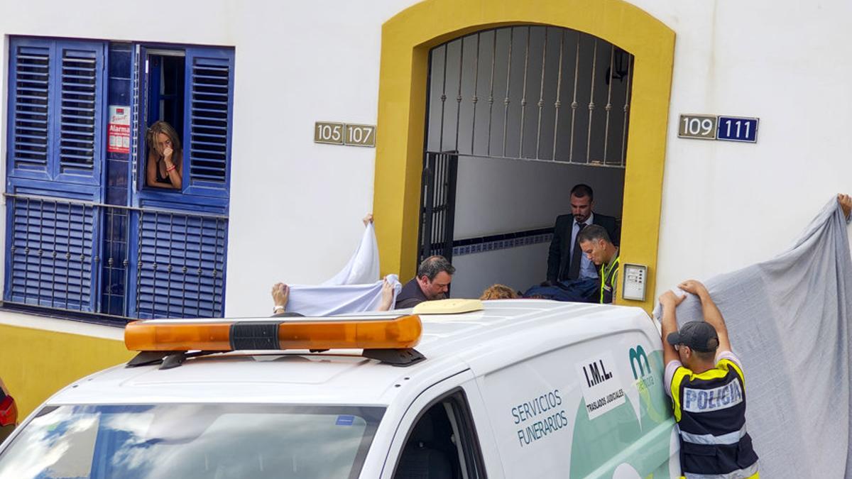 Un hombre con antecedentes por violencia contra otra mujer mata a su pareja en Las Palmas