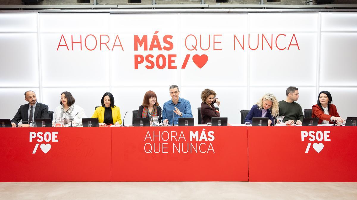 El PSOE apoya de manera "incondicional" a Alegría y acusa a Feijóo de ser el "pagafantas" de Vox