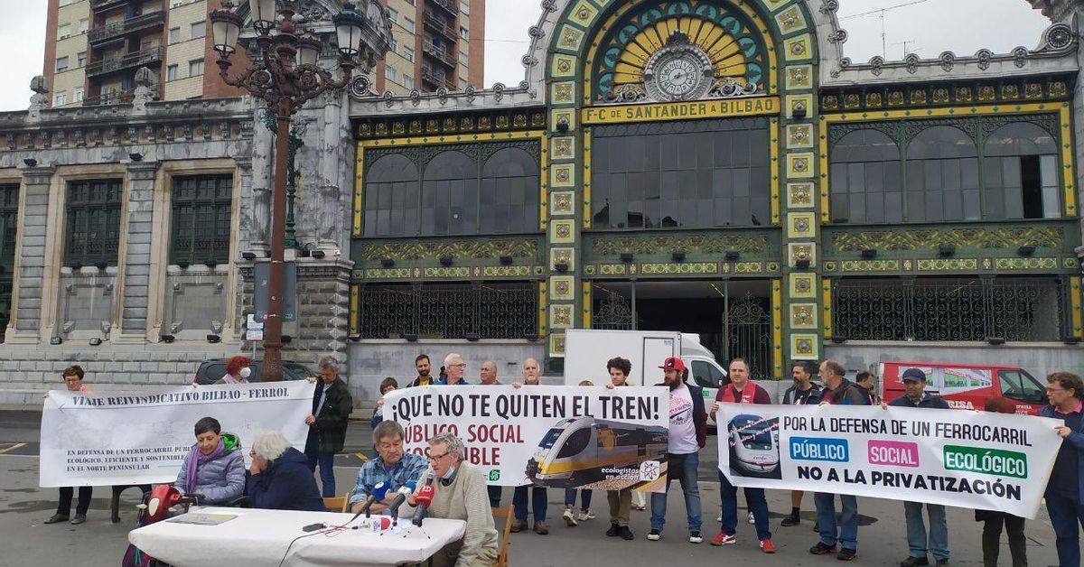 La defensa de un tren digno en España resucita entre Galicia y Euskadi