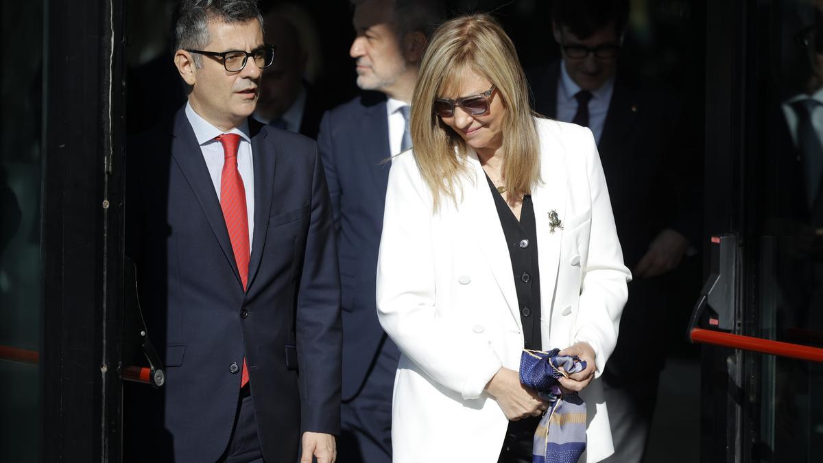 El ministro de Presidencia y Justicia, Félix Bolaños, junto a la presidenta del CGPJ, Isabel Perelló.