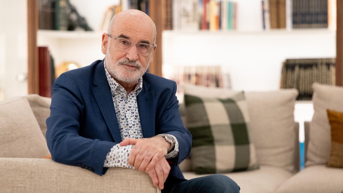 El escritor Fernando Aramburu publica 'Maite', nueva novela contextualizada en el asesinato de Miguel Ángel Blanco.