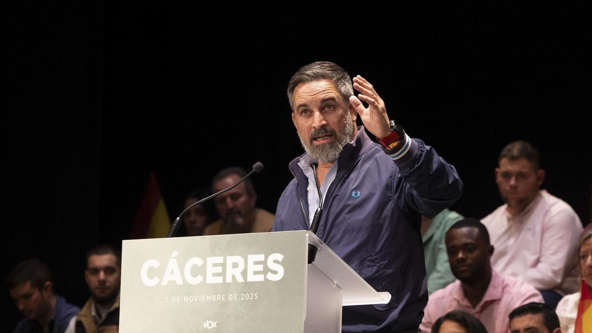 El presidente de Vox, Santiago Abascal, protagoniza un acto público en Cáceres.