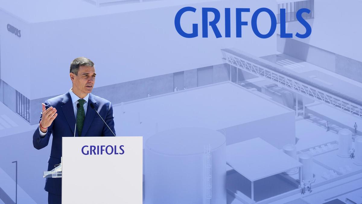 Pedro Sánchez en el acto de colocación de la primera piedra de la futura planta de la multinacional Grifols