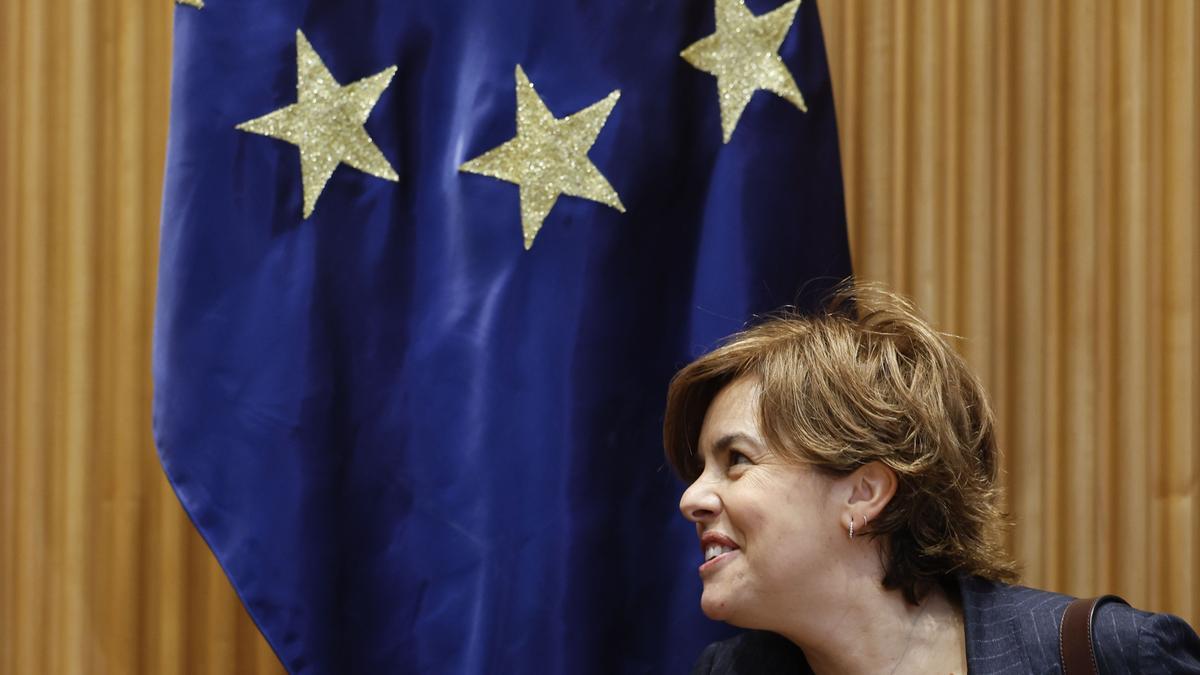 Santamaría niega en el Congreso una 'operación Cataluña' y una 