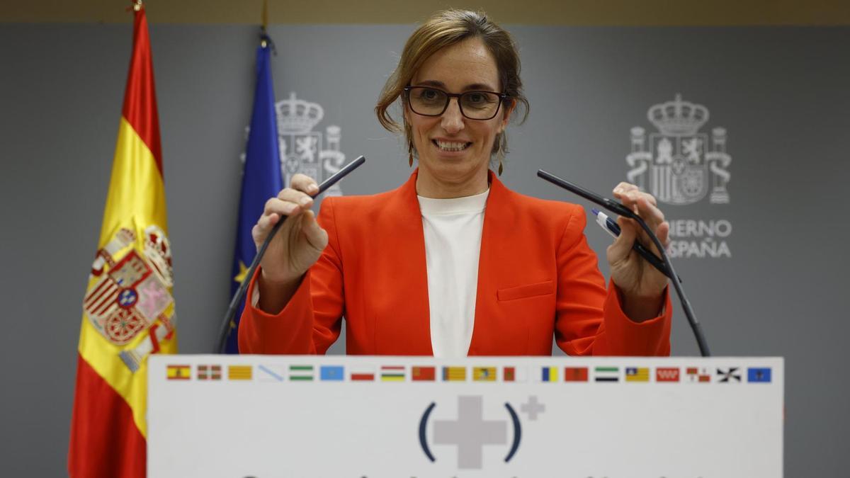 La ministra de Sanidad, Mónica García, durante una rueda de prensa ofrecida este viernes tras el pleno del Consejo Interterritorial del Sistema Nacional de Salud.