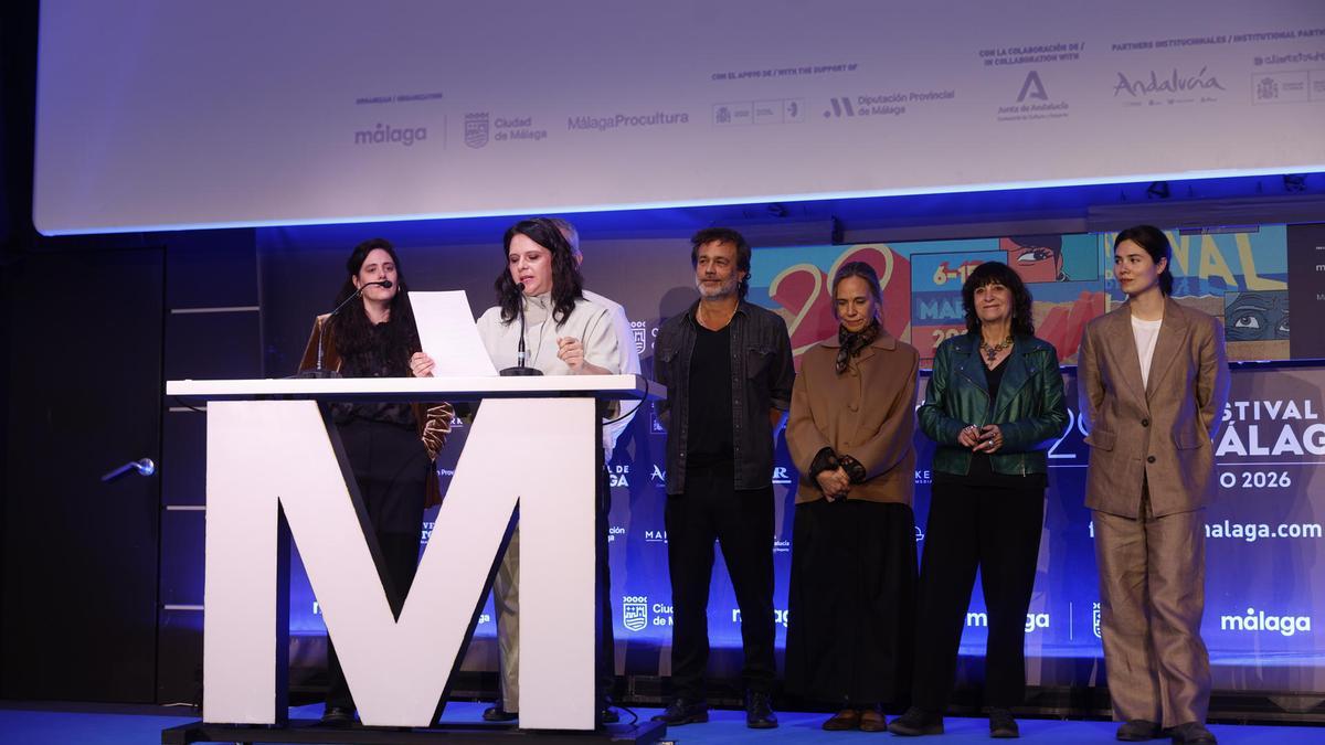 La presidenta del jurado del Festival de Málaga, la cineasta Jaione Camborda, anuncia la Biznaga de Oro al mejor largometraje español para 'Yo no moriré de amor'