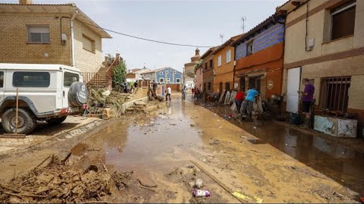 Las fuertes tormentas obligan a rescatar a 19 personas y a cortar varias vías en Zaragoza y Teruel