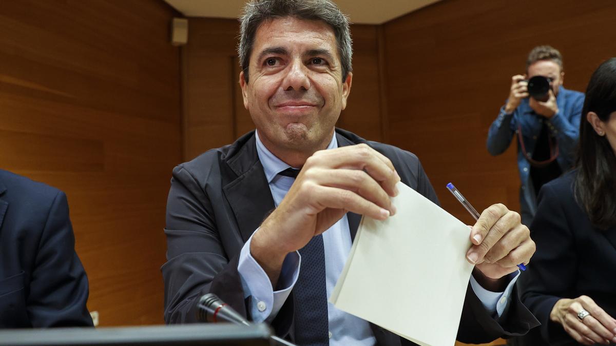 El PP asigna a Mazón una portavocía en Les Corts con la que ganará 634 euros más al mes