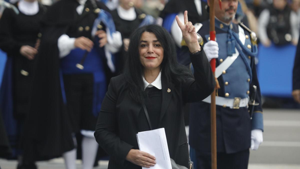 Marjane Satrapi, premio Princesa de Asturias de Comunicación y Humanidades 2024, a su llegada al Teatro Campoamor de Oviedo.
