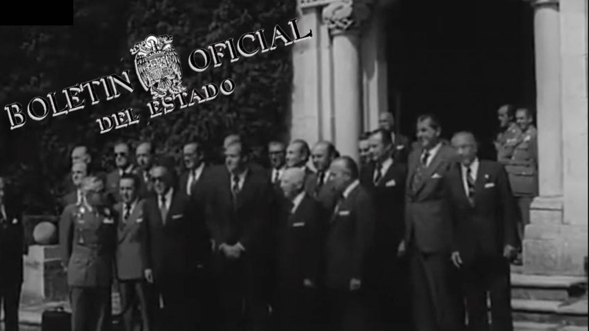 Franco y Juan Carlos de Borbón en 1974 tras un Consejo de Ministros en el Pazo de Meirás.