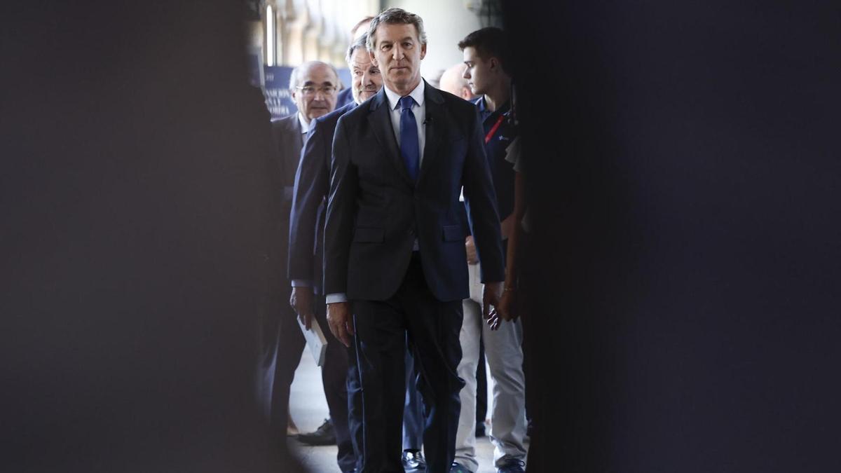 El presidente del PP, Alberto Núñez Feijóo, durante su participación evento organizado durante los cursos de verano del CEU