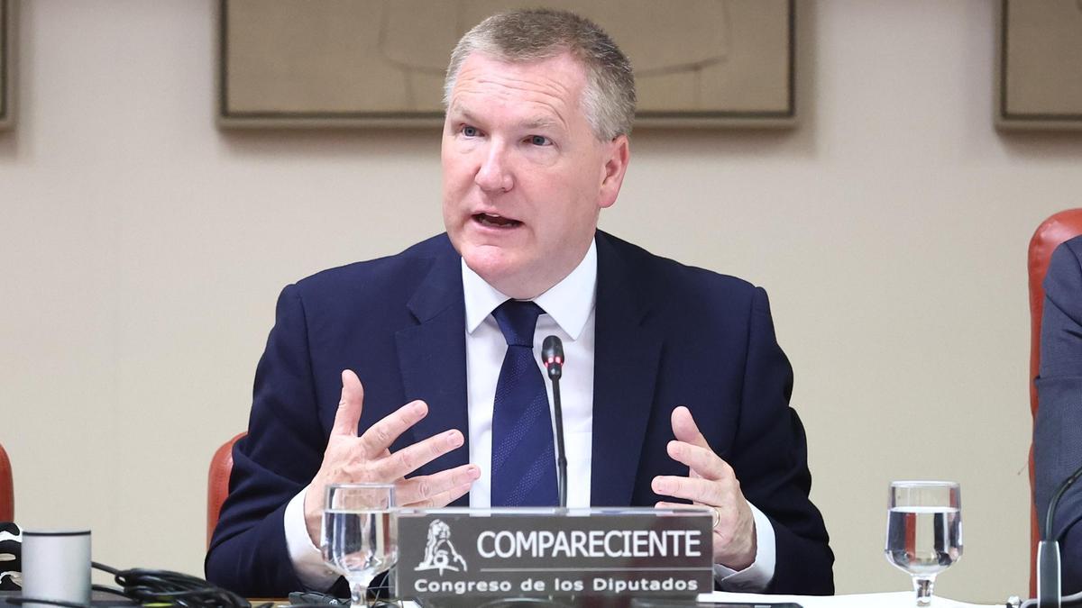 El comisario europeo de Justicia, Michael McGrath, durante una comparecencia en el Congreso el pasado abril.