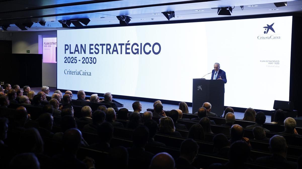 El presidente de CriteriaCaixa, Isidro Fainé, interviene durante la presentación del nuevo Plan Estratégico 2025-2030 de CriteriaCaixa.