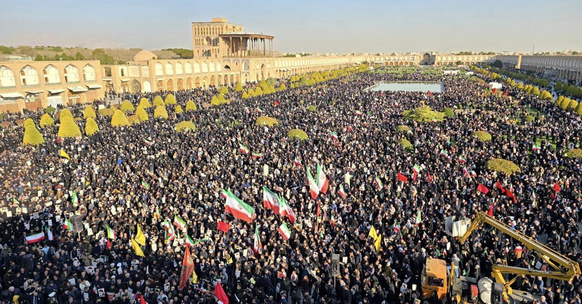 El régimen iraní promete venganza contra EEUU e Israel mientras continúan los bombardeos en Teherán