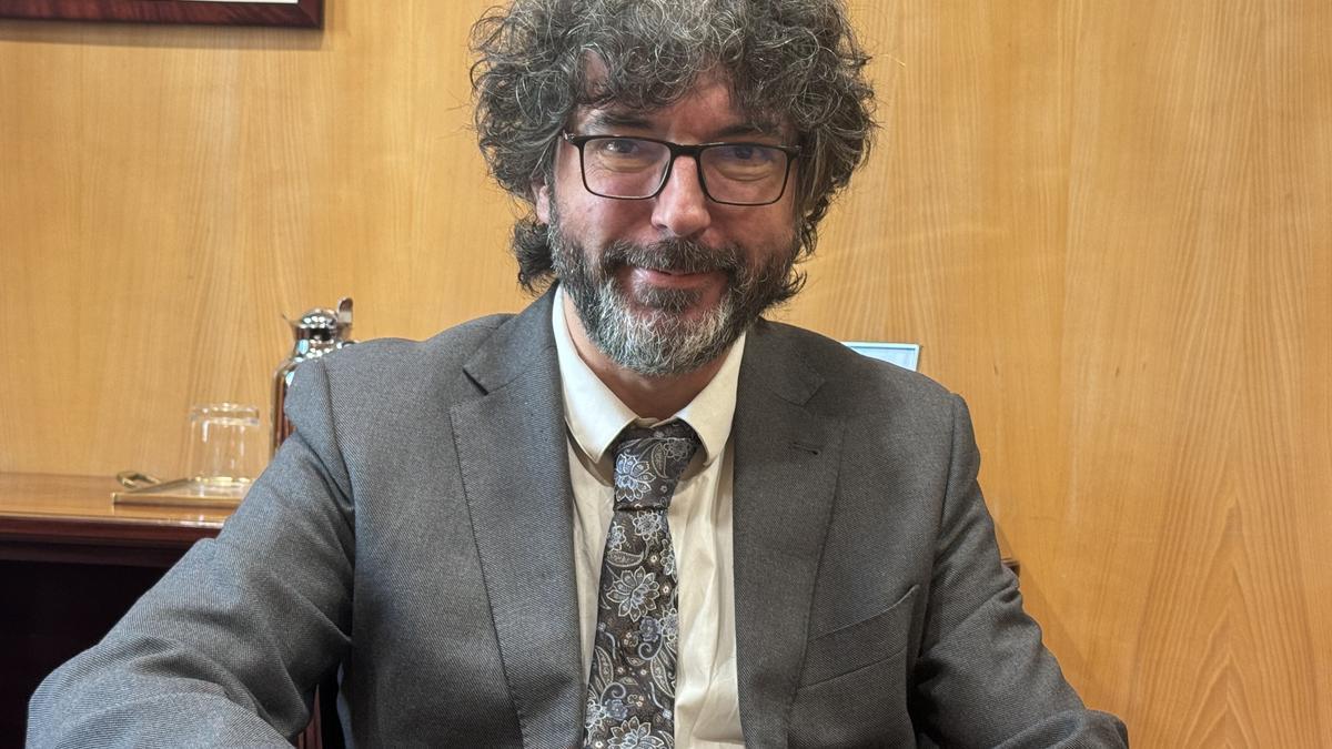 Un vocal de Sumar alienta sospechas sobre el Gobierno en el proceso de elección del nuevo juez para Estrasburgo