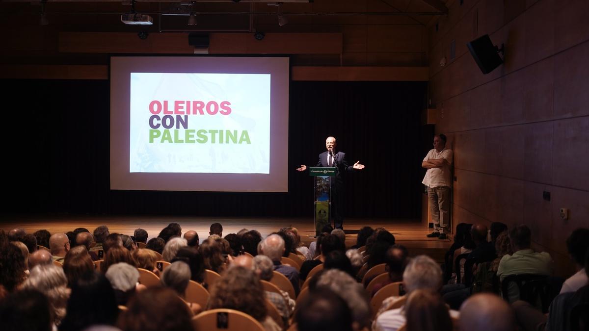 El embajador de Palestina en España, Husni Abdel Wahed, participa en un acto público en A Fábrica, a 19 de septiembre de 2025, en Perillo, Oleiros, A Coruña, Galicia (España).