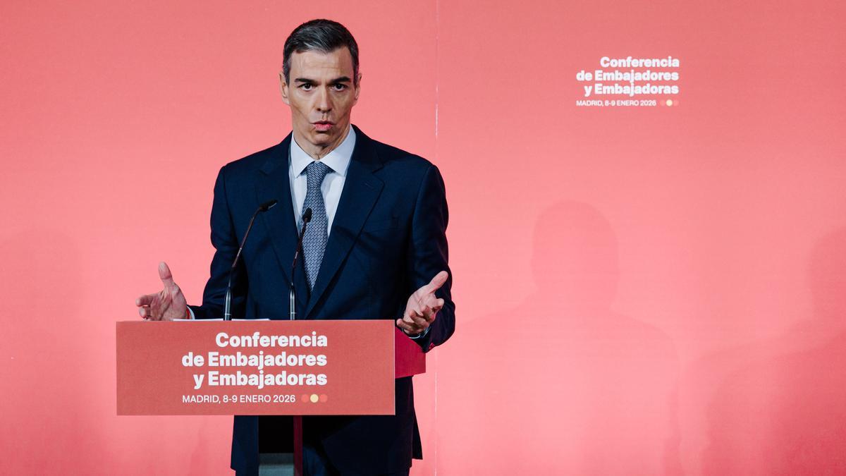 El presidente del Gobierno, Pedro Sánchez, durante la Conferencia de Embajadores y Embajadoras de España acreditados en el exterior, en el Ministerio de Asuntos Exteriores, Unión Europea y Cooperación, a 8 de enero de 2026, en Madrid (España).