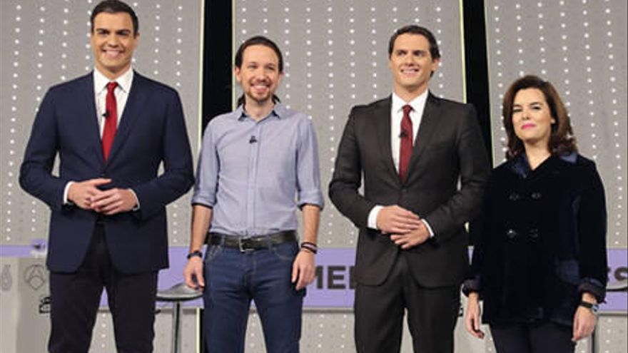 Pedro Sánchez, Pablo Iglesias, Albert Rivera, y la vicepresidenta del Gobierno, Soraya Sáenz de Santamaría, en el debate del lunes.