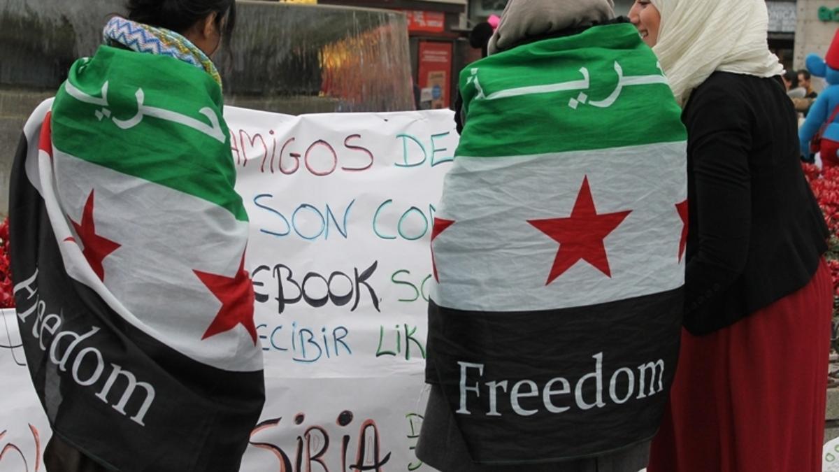 Mujeres sirias en la manifestación de Madrid por el segundo aniversario de la revolución en Siria