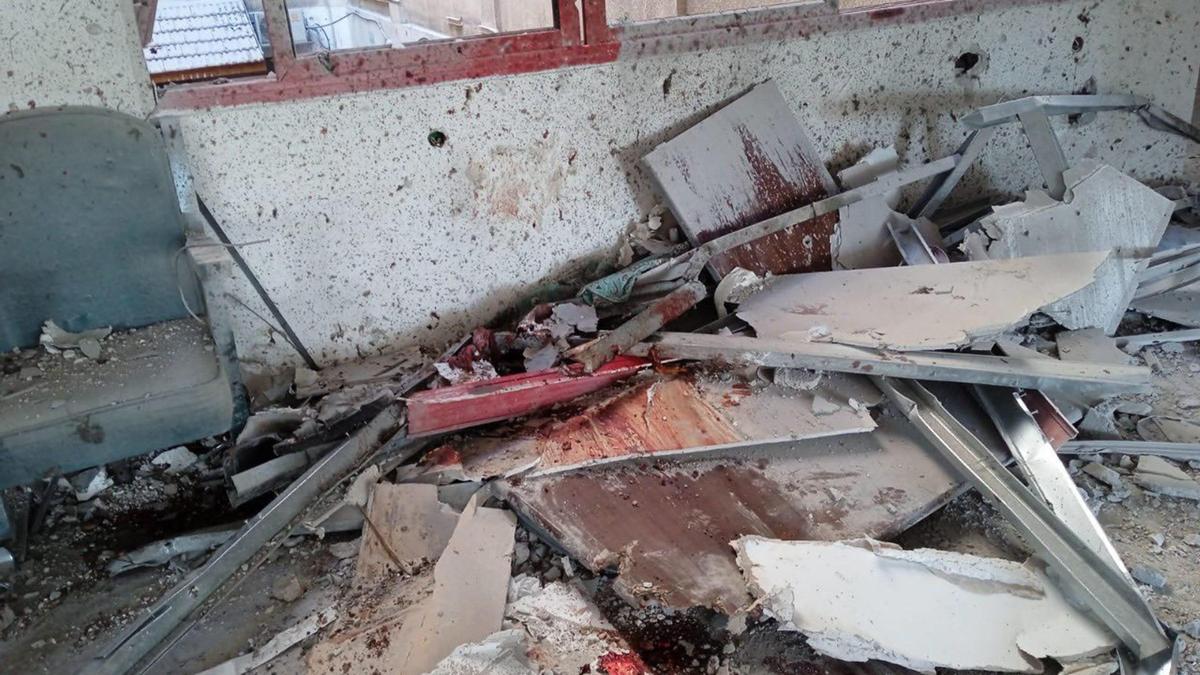 La Media Luna Roja acusa a Israel de atacar deliberadamente su sede en el sur de Gaza