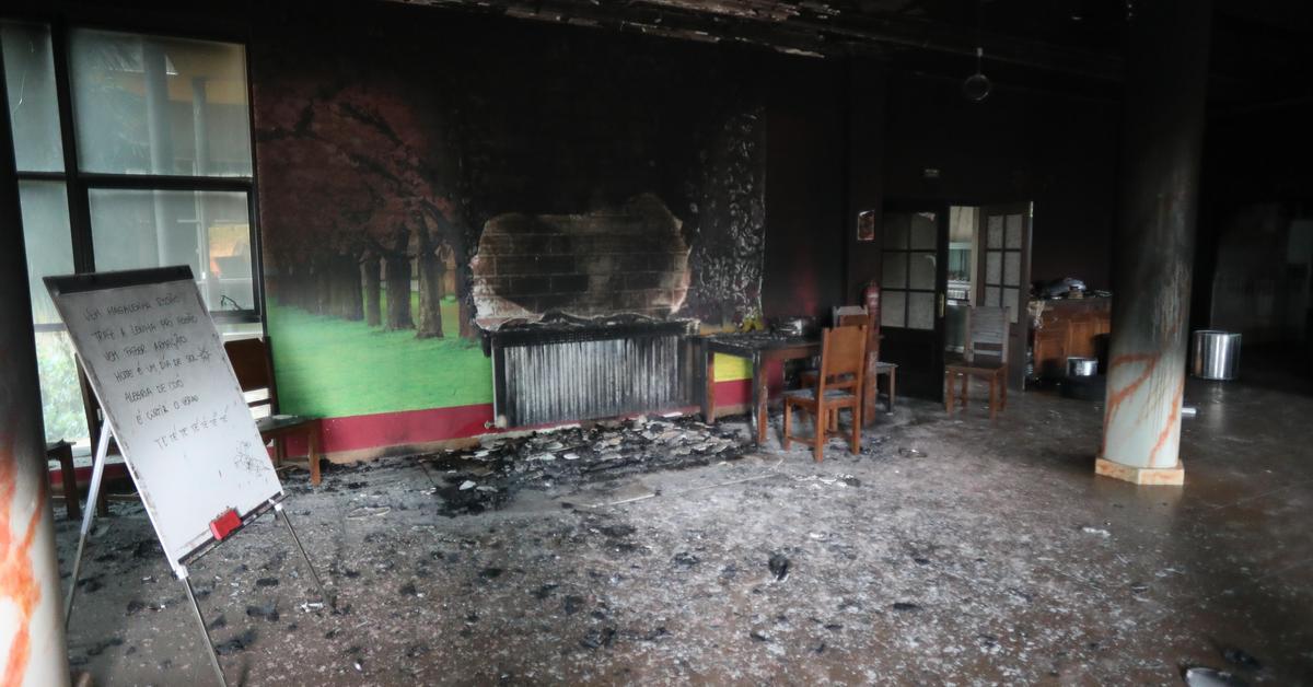 Lanzan varios artefactos explosivos contra un centro de acogida de menores migrantes en Monforte
