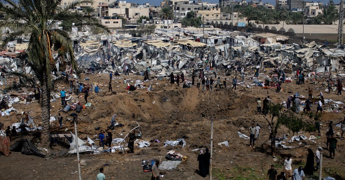 Israel mata a 17 palestinos, incluidos 6 niños, en tiendas de campaña en Jan Yunis