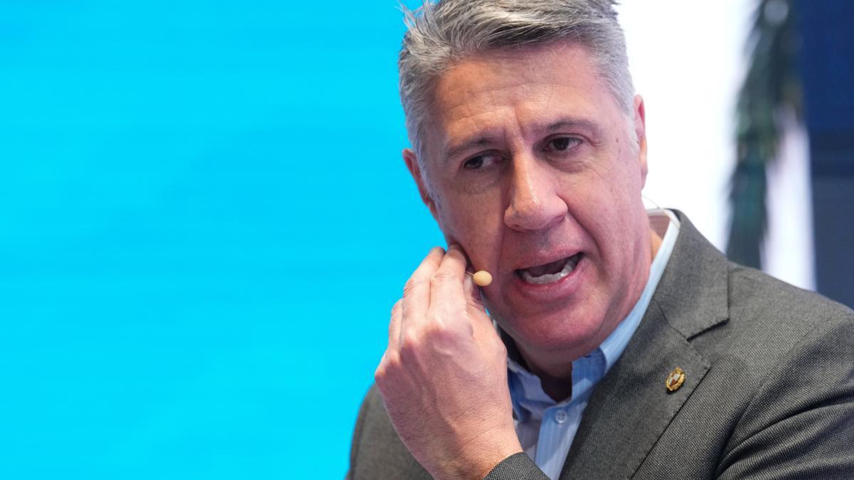 El alcalde de Badalona, Xavier García Albiol, participa en la presentación de la Fase Final de la Liga de Campeones FIBA en el stand de la ciudad de Badalona en el marco de la Feria Internacional de Turismo de Madrid (Fitur), este jueves, en Ifema.