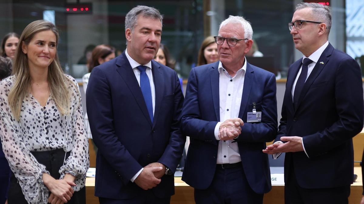 La ministra española de Transición Ecológica y Reto Demográfico, Sara Aagesen, junto a sus homólogos europeos de Dinamarca, Alemania y Estonia durante la reunión en Bruselas.