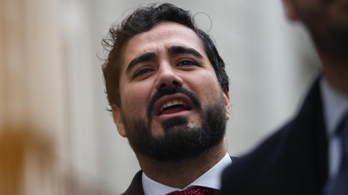 El eurodiputado y líder de Se Acabó la Fiesta, Luis 'Alvise' Pérez, a su llegada al Supremo en enero.