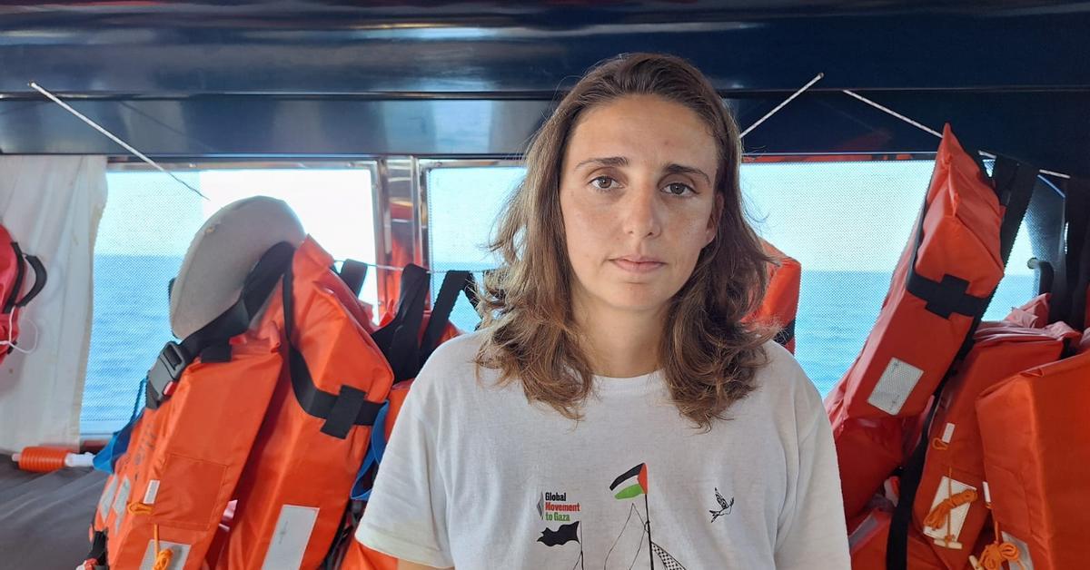 Lucía Muñoz, dentro de la Flotilla a Gaza: "Los ataques son una guerra psicológica, pero no vamos a dar la vuelta"