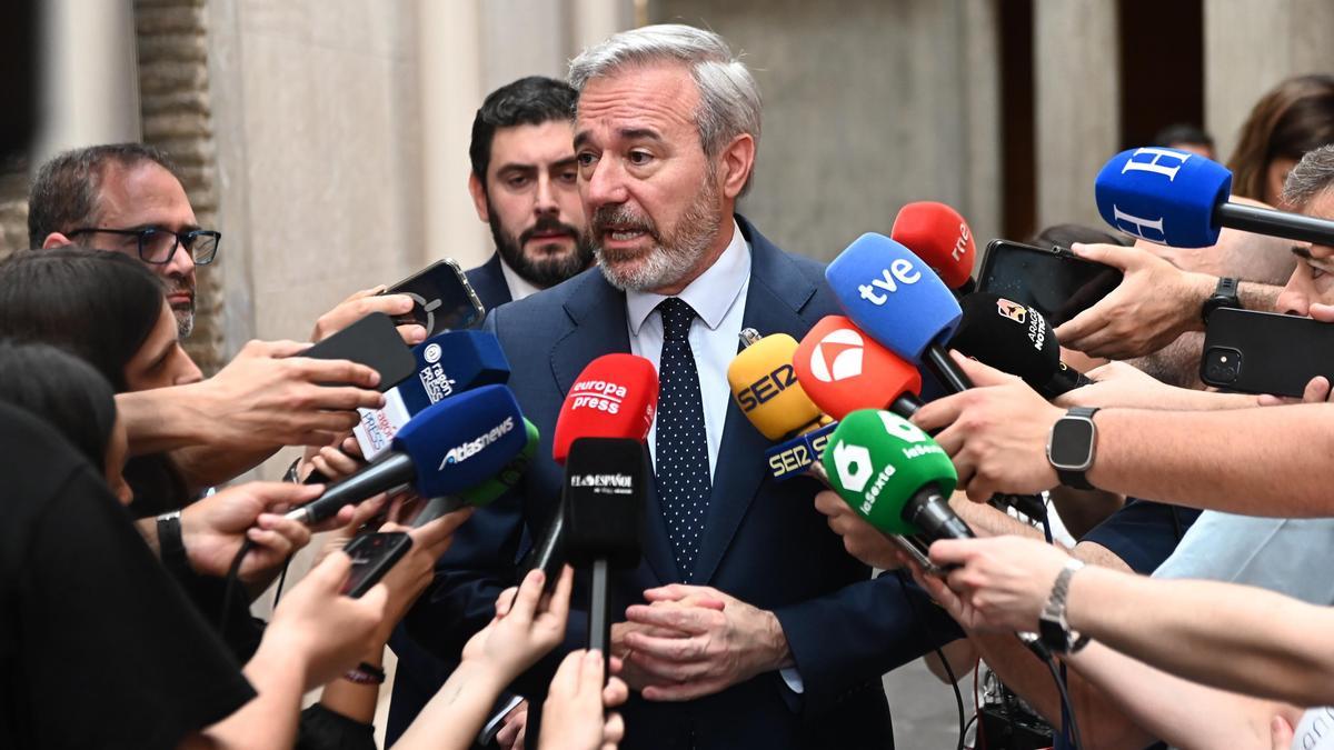 Azcón da más poder a Vox que Guardiola y sitúa la 