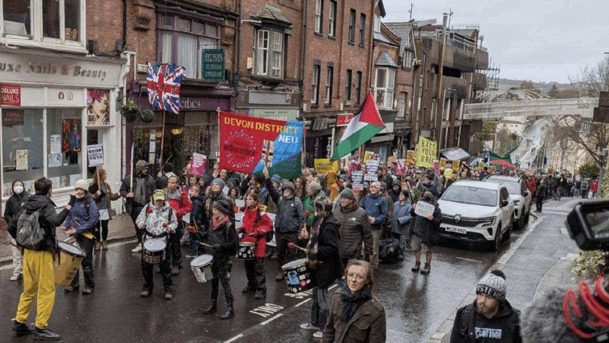 Marcha anti racista en Exeter, Reino Unido