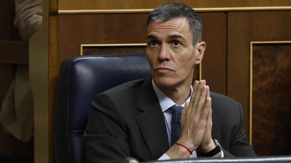 El presidente del Gobierno, Pedro Sánchez, durante el pleno en el Congreso de los Diputados, este jueves.