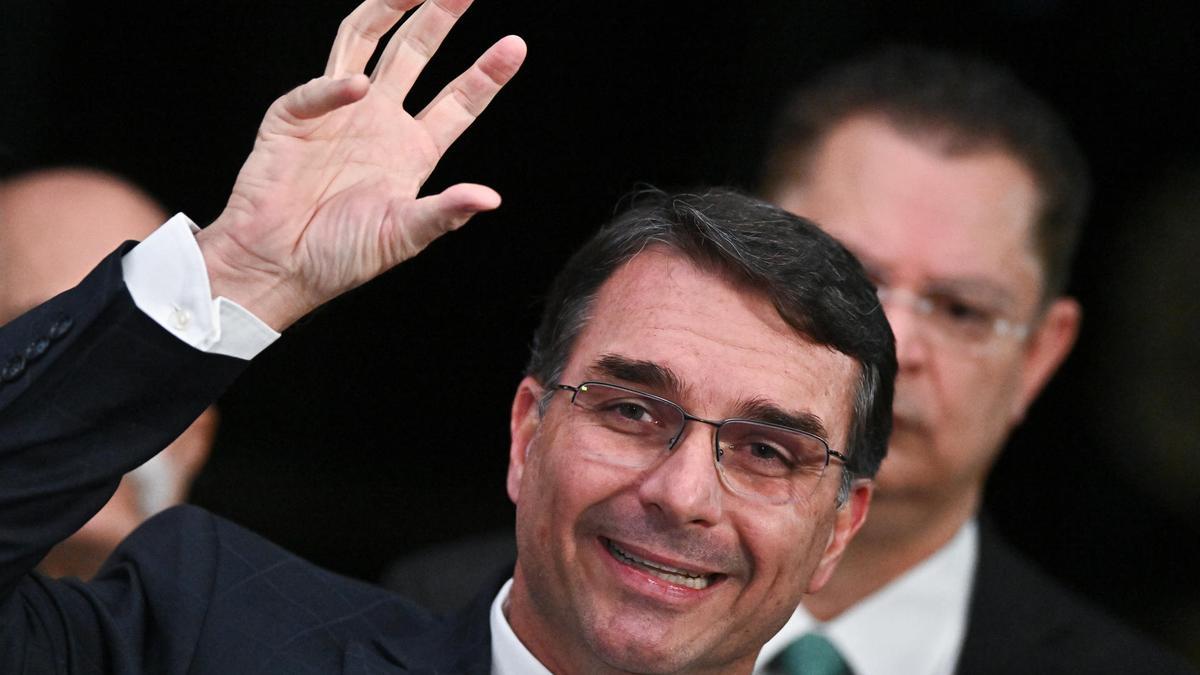 Flávio Bolsonaro será candidato a la presidencia de Brasil en 2026.